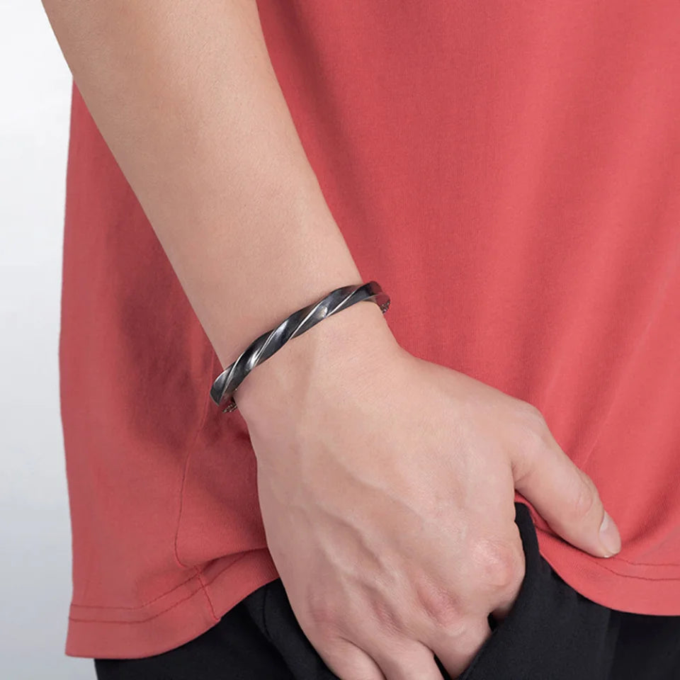 Bracelete Unissex Vintage em Aço Inoxidável Pulseira com Design de Casco de Cavalo -Semi Joias