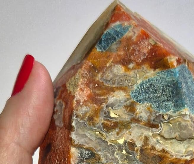 Jaspe Policromo Natural lapidado, peça ornamental em pedra natural para ambientes zen, coleção mineral e decoração contemporânea.