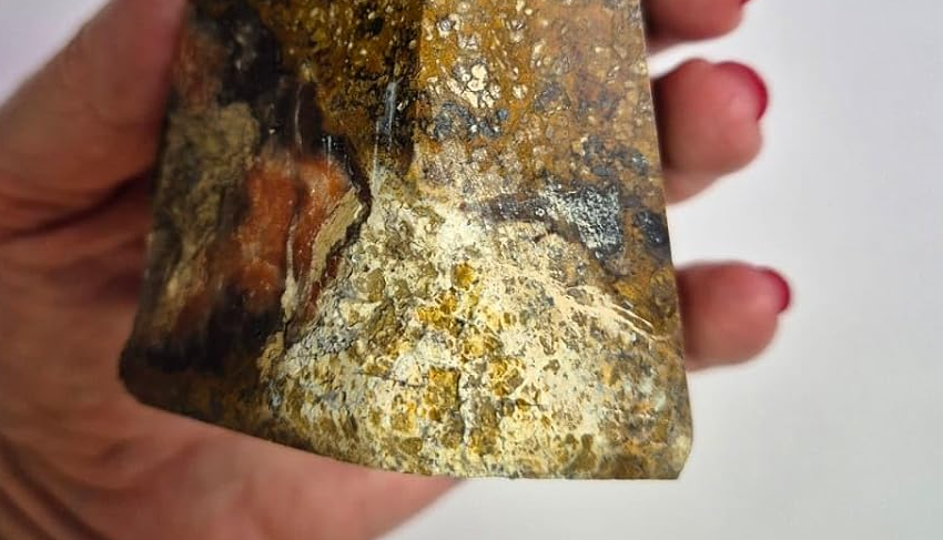 Mineral Natural Jaspe Policromo polido, peça exclusiva para coleção de cristais, Feng Shui e decoração sofisticada.