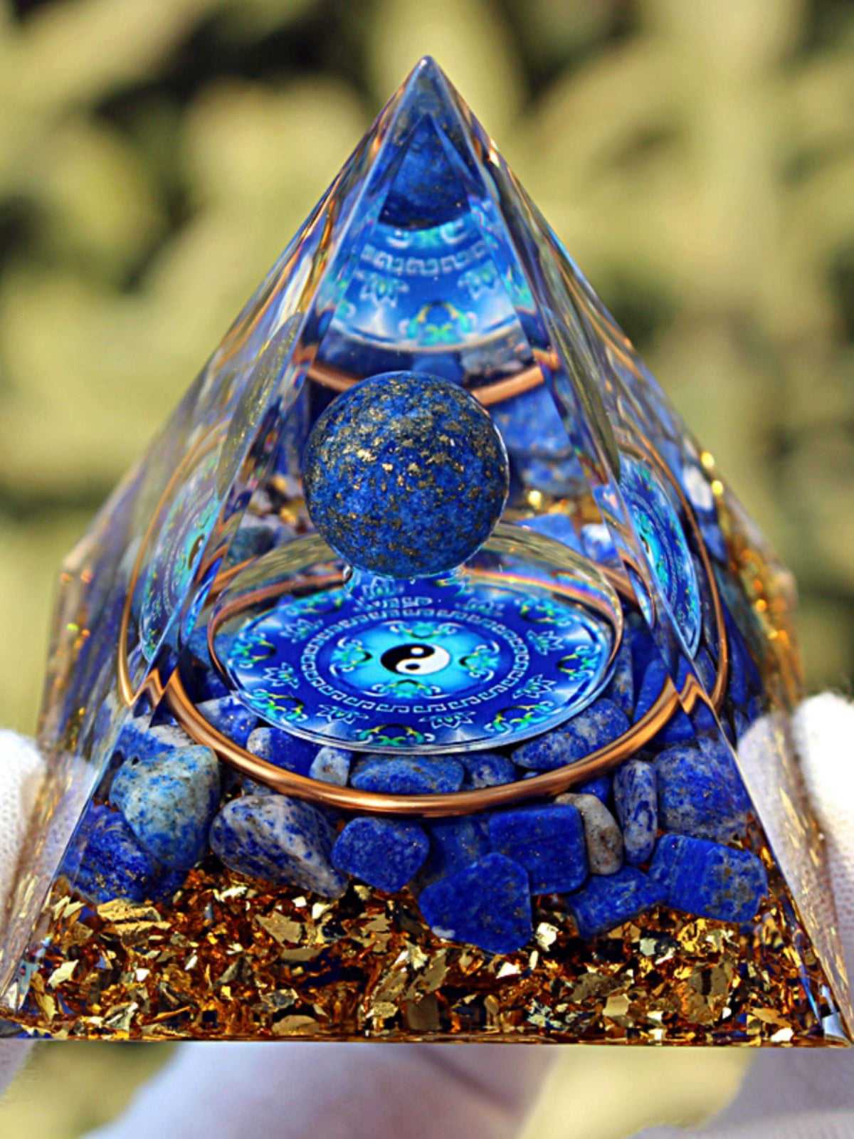 Orgonite - Pirâmide de Lápis-Lazúli com Cristais - 23 Modelos de Peça Decorativa para Reiki e Harmonização de Ambientes - Decoração