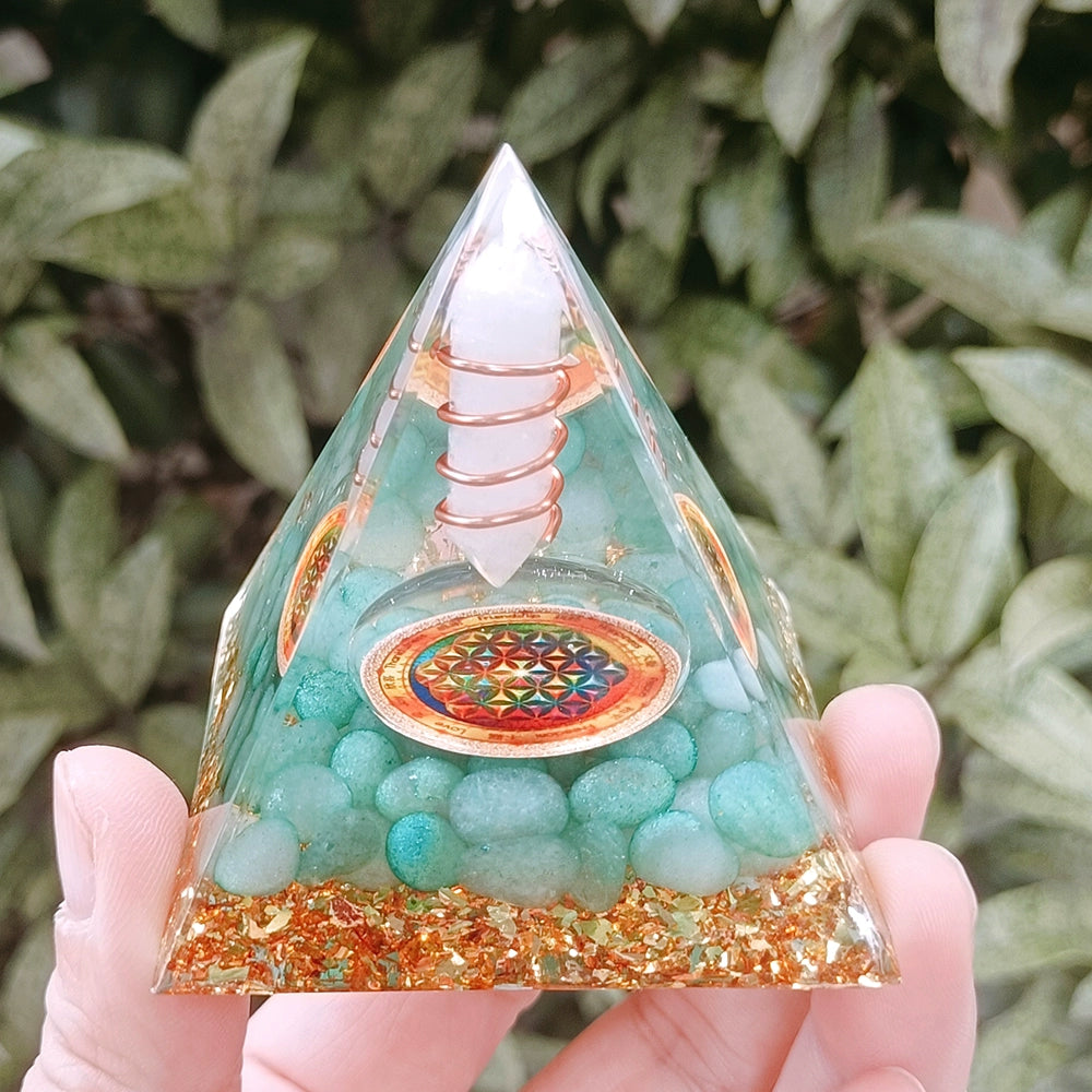 Orgonite - Pirâmide de Lápis-Lazúli com Cristais - 23 Modelos de Peça Decorativa para Reiki e Harmonização de Ambientes - Decoração