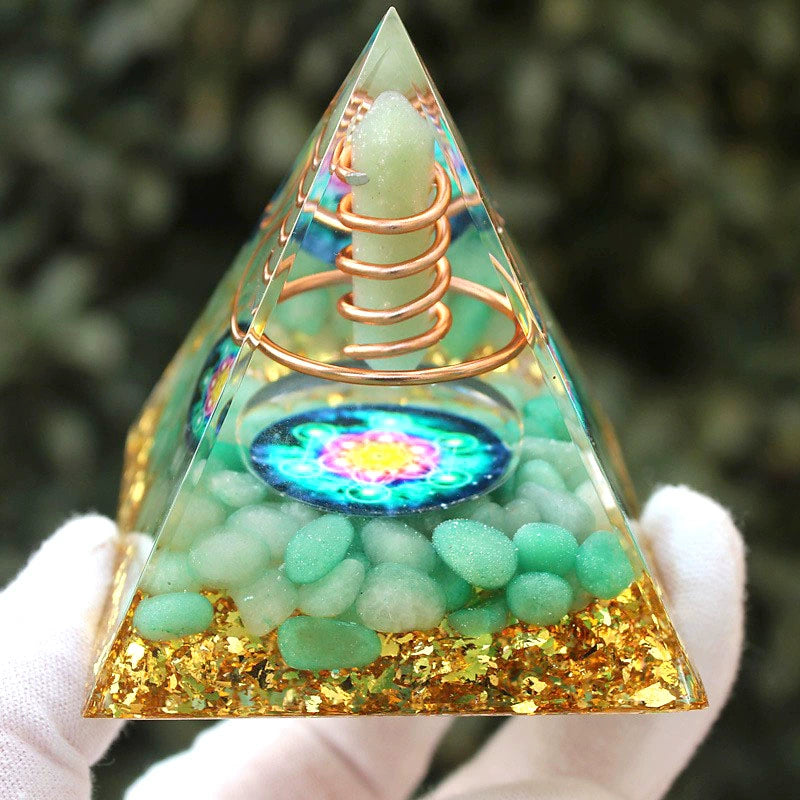 Orgonite - Pirâmide de Lápis-Lazúli com Cristais - 23 Modelos de Peça Decorativa para Reiki e Harmonização de Ambientes - Decoração