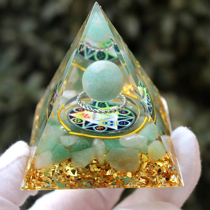 Orgonite - Pirâmide de Lápis-Lazúli com Cristais - 23 Modelos de Peça Decorativa para Reiki e Harmonização de Ambientes - Decoração