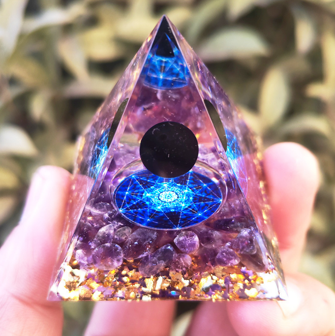 Orgonite - Pirâmide de Lápis-Lazúli com Cristais - 23 Modelos de Peça Decorativa para Reiki e Harmonização de Ambientes - Decoração