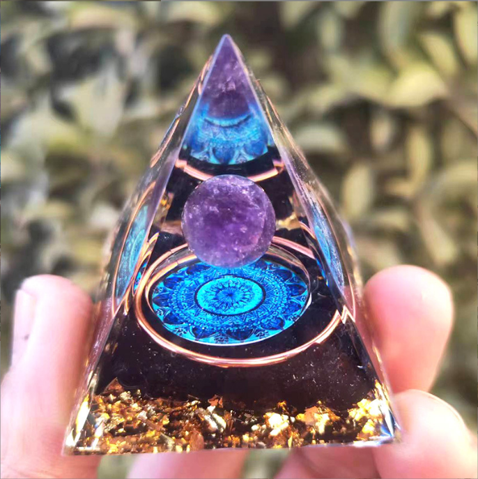 Orgonite - Pirâmide de Lápis-Lazúli com Cristais - 23 Modelos de Peça Decorativa para Reiki e Harmonização de Ambientes - Decoração