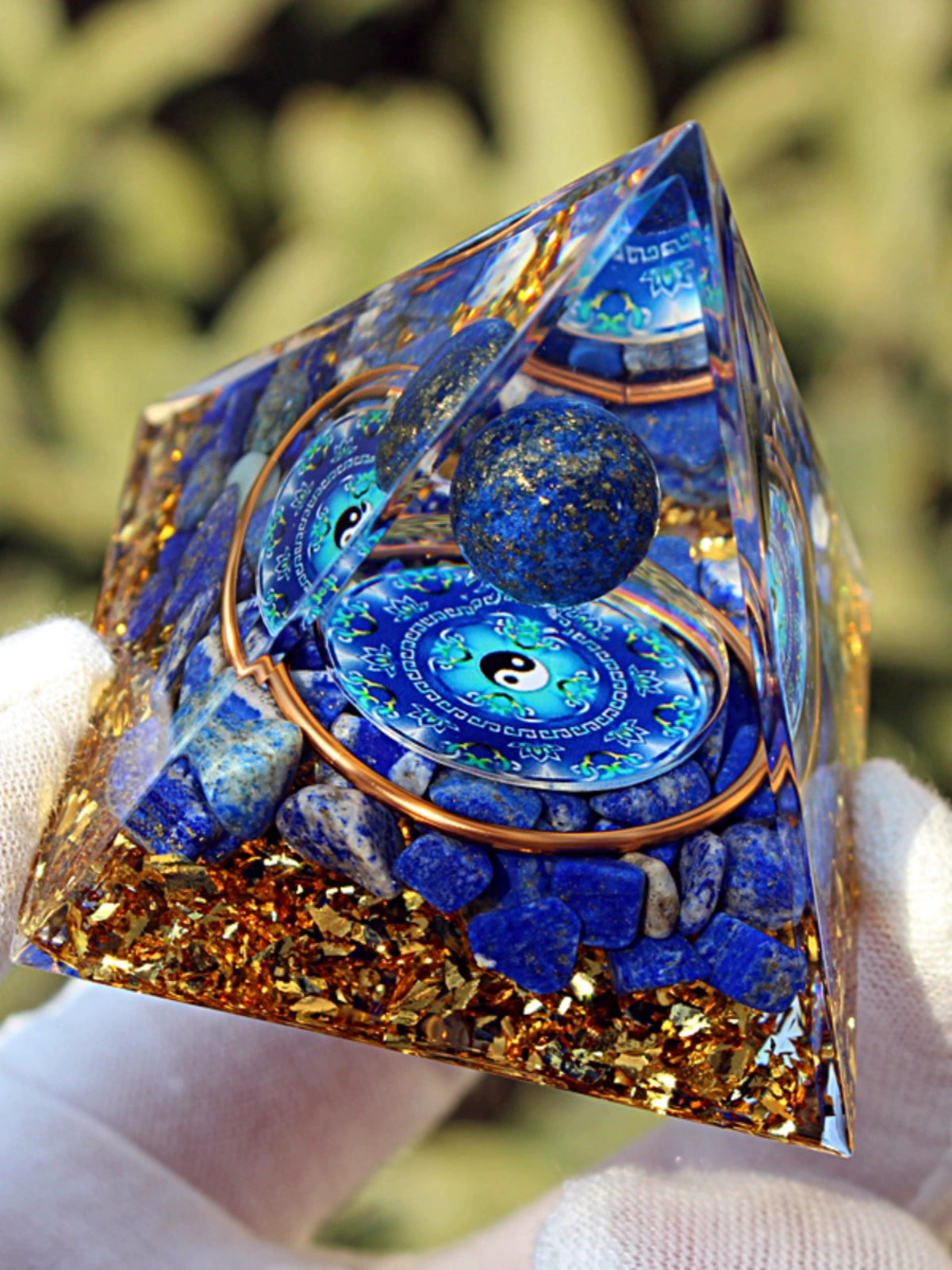 Orgonite - Pirâmide de Lápis-Lazúli com Cristais - 23 Modelos de Peça Decorativa para Reiki e Harmonização de Ambientes - Decoração