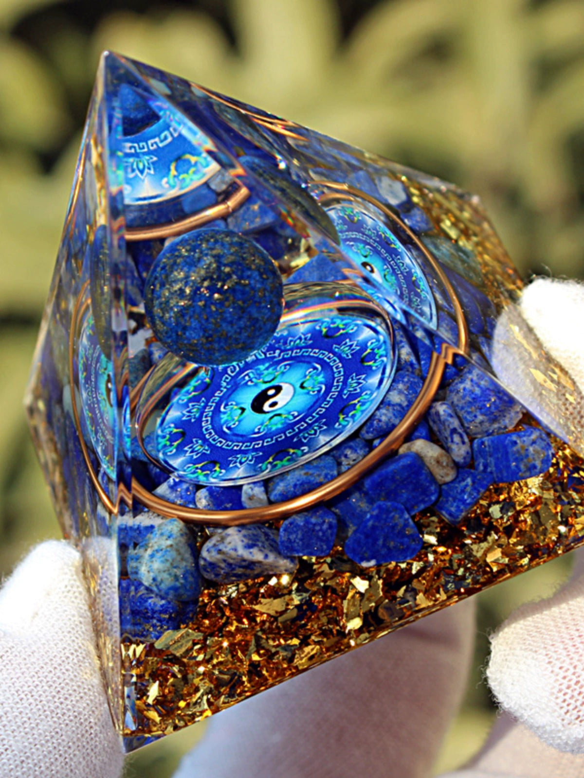 Orgonite - Pirâmide de Lápis-Lazúli com Cristais - 23 Modelos de Peça Decorativa para Reiki e Harmonização de Ambientes - Decoração