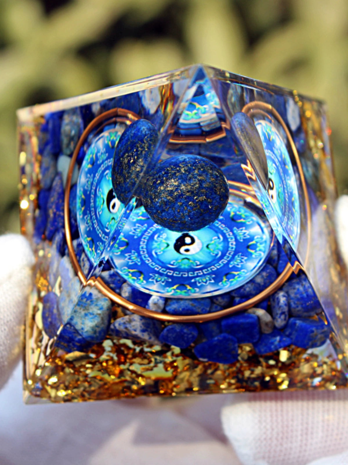 Orgonite - Pirâmide de Lápis-Lazúli com Cristais - 23 Modelos de Peça Decorativa para Reiki e Harmonização de Ambientes - Decoração