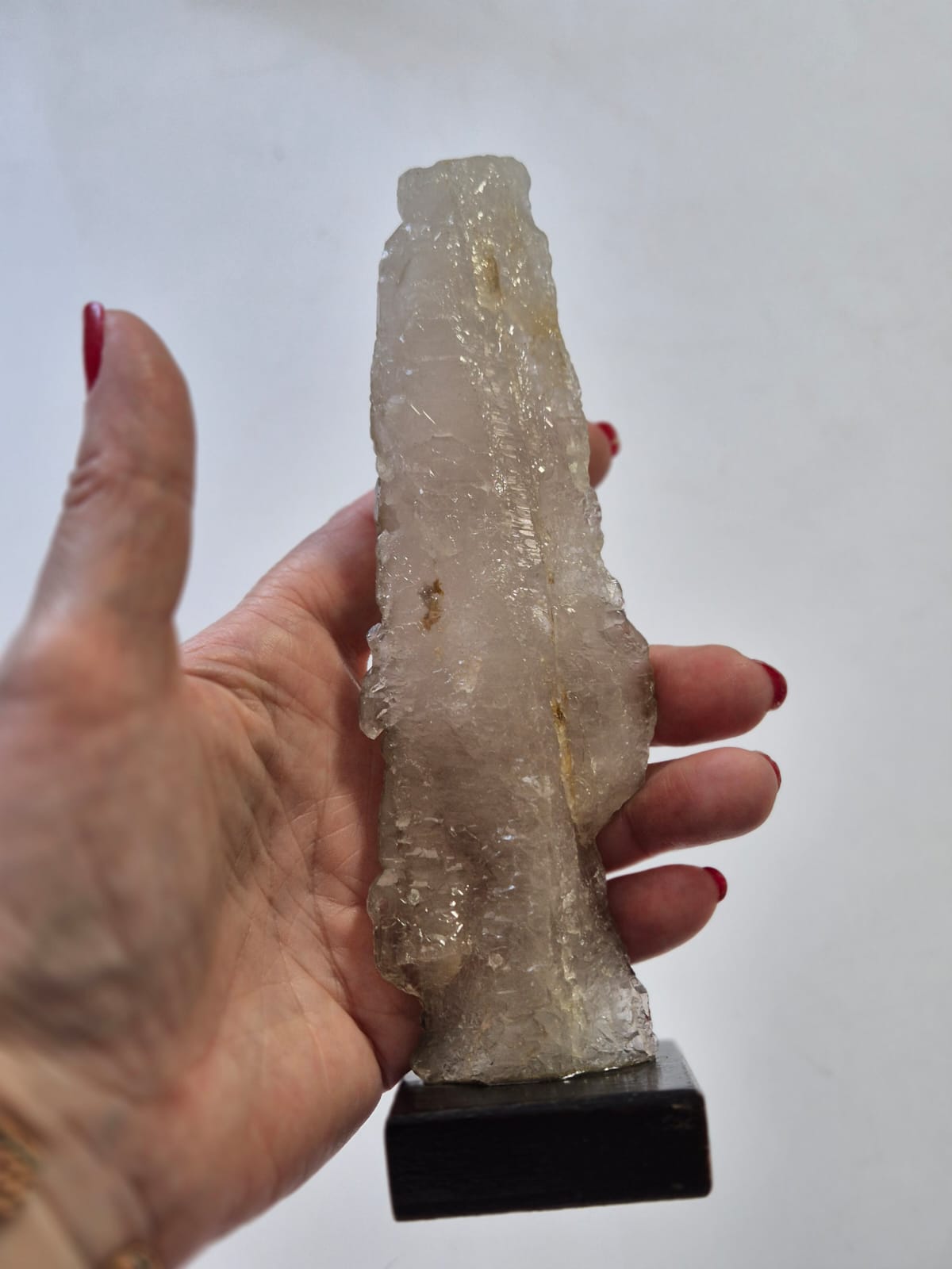 Ponta de Calcita Ótica Transparente Natural 17 cm com Base de Madeira – Cristal de Energia, Decoração Zen, Mineral Colecionável - Harmonia Plena