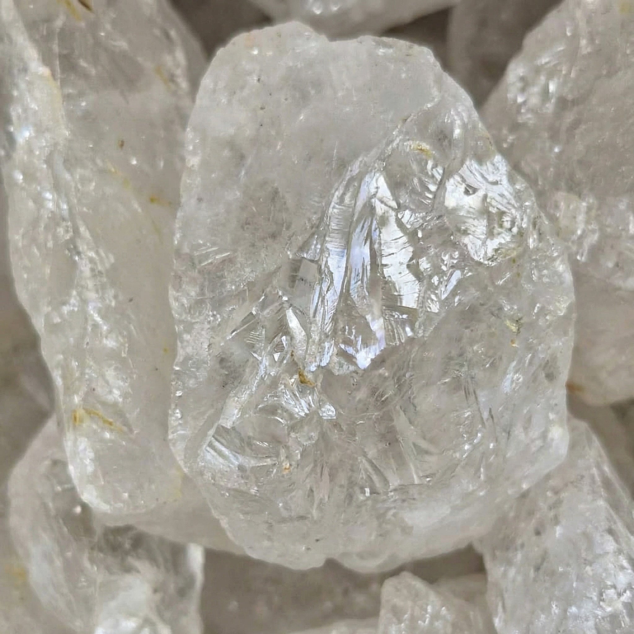 Quartzo Branco Natural Bruto por Peso – Cristal de Quartzo Transparente para Energia, Purificação e Harmonização de Ambientes – Harmonia Plena Pedras Naturais