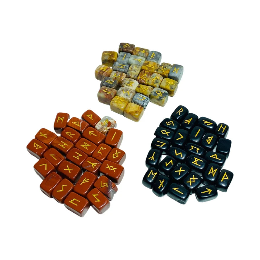 Runas 25 Peças em Obsidiana Natural - Pedras Irregulares de Adivinhação, Ágata Verde e Vermelha