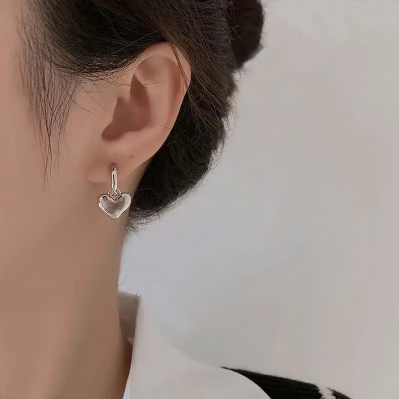 Smooth Small Peach Heart Design Earrings for Women Retro Simple Stainless Steel Jewelry