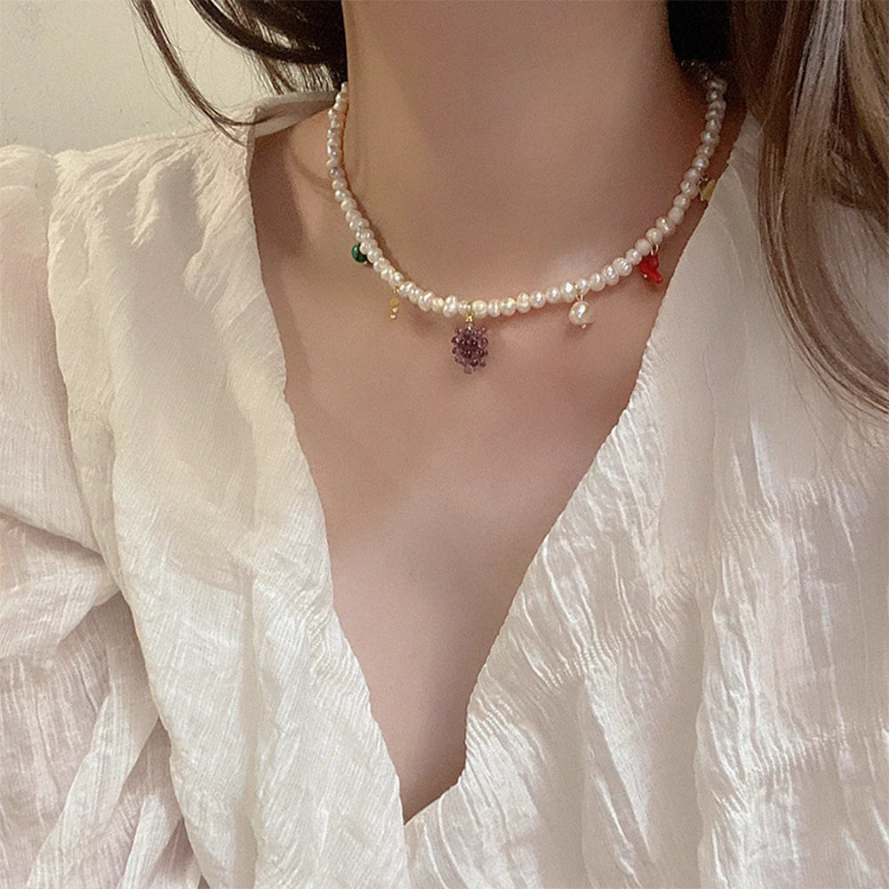 Colar de Pérola Barroca com Pingentes de Frutas de Cristal - Colar Feminino - Acessórios - Semi Joias