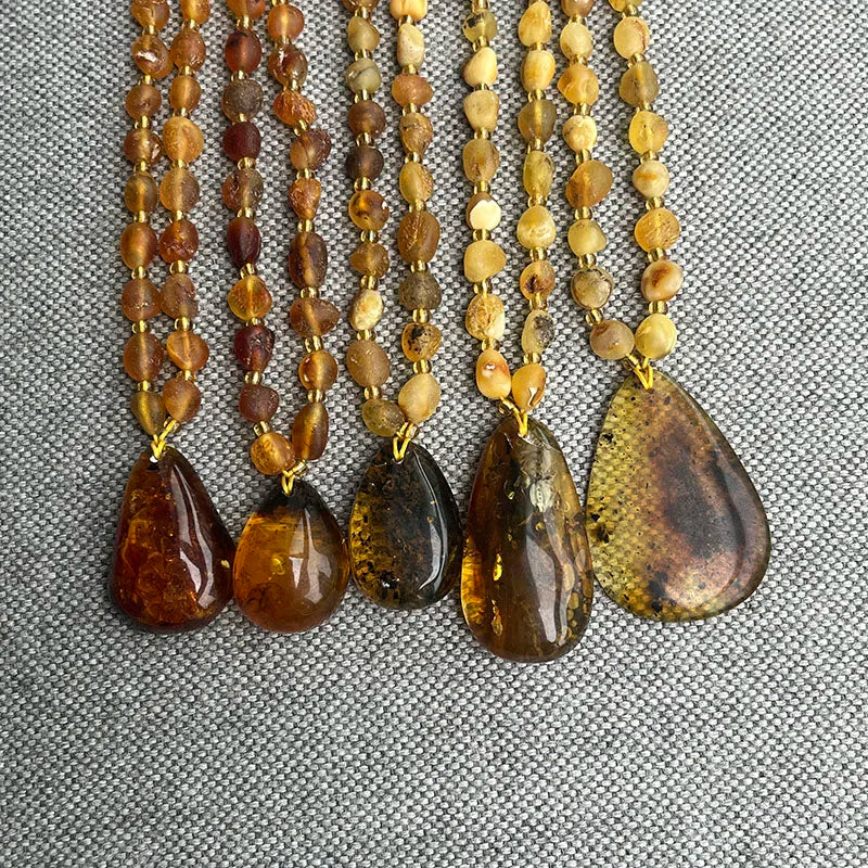 Colar de Âmbar Natural 100% Original com Pingente - Contas Irregulares - Pedras Naturais - Reiki - Feng -Shui - Semi Joias