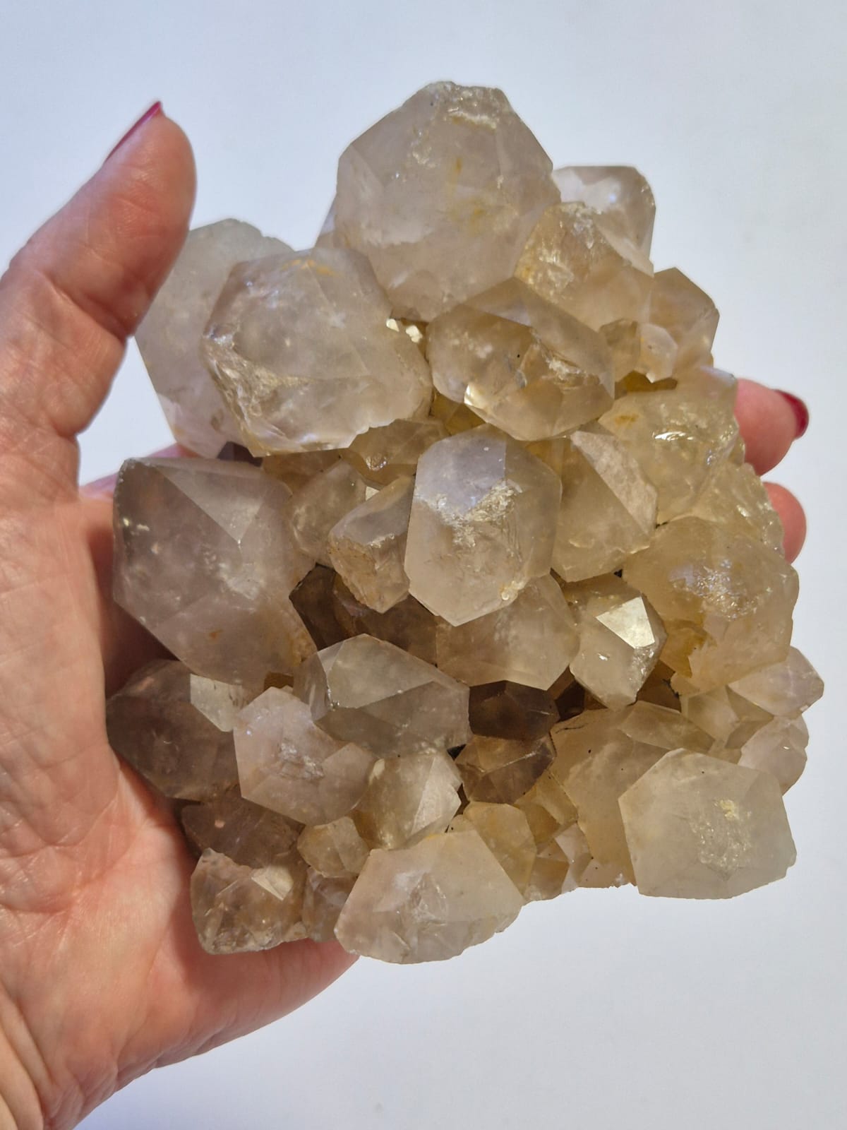 Drusa de Quartzo Fumê Claro Natural 896g – Cristais com Pontas Formadas, Peça Única para Decoração, Energia e Colecionadores – 12×10×8 cm - Harmonia Plena