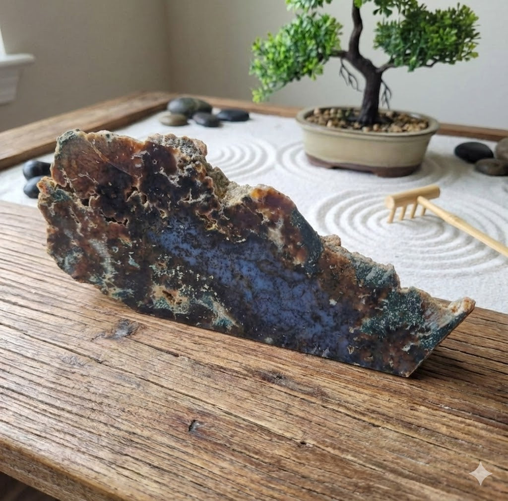 Ágata Musgo Natural – Fatia Bruta Polida Grande | Peça de 1,4 kg | Decoração Mineral, Mesa, Escritório e Espaços Zen | Pedra Autêntica para Energização e Harmonização - Harmonia Plena