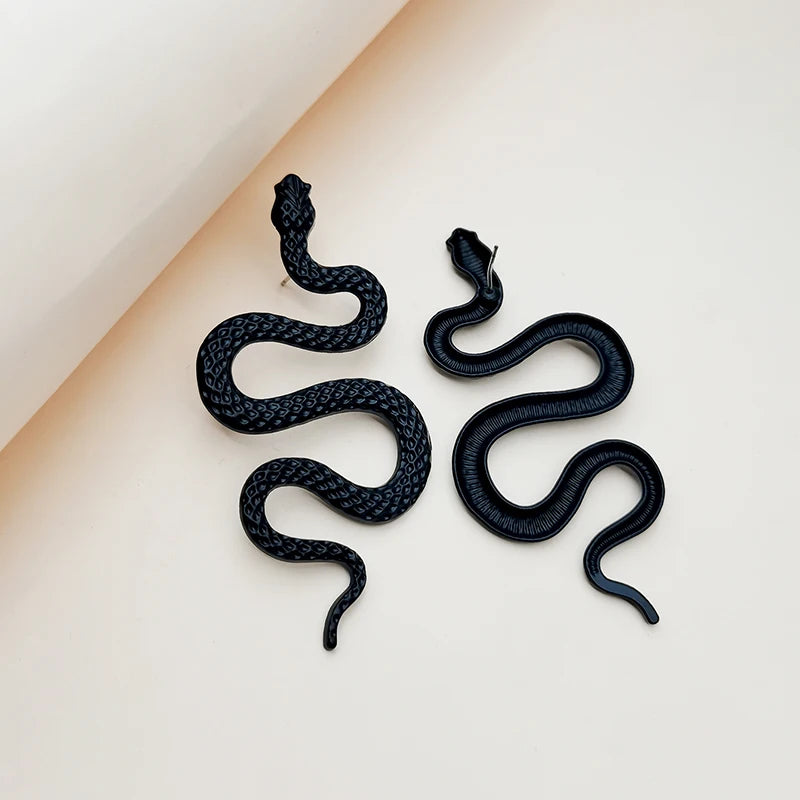 Brincos Femininos Design Sofisticado Formato Serpente - Semi Joias - Feng Shui 