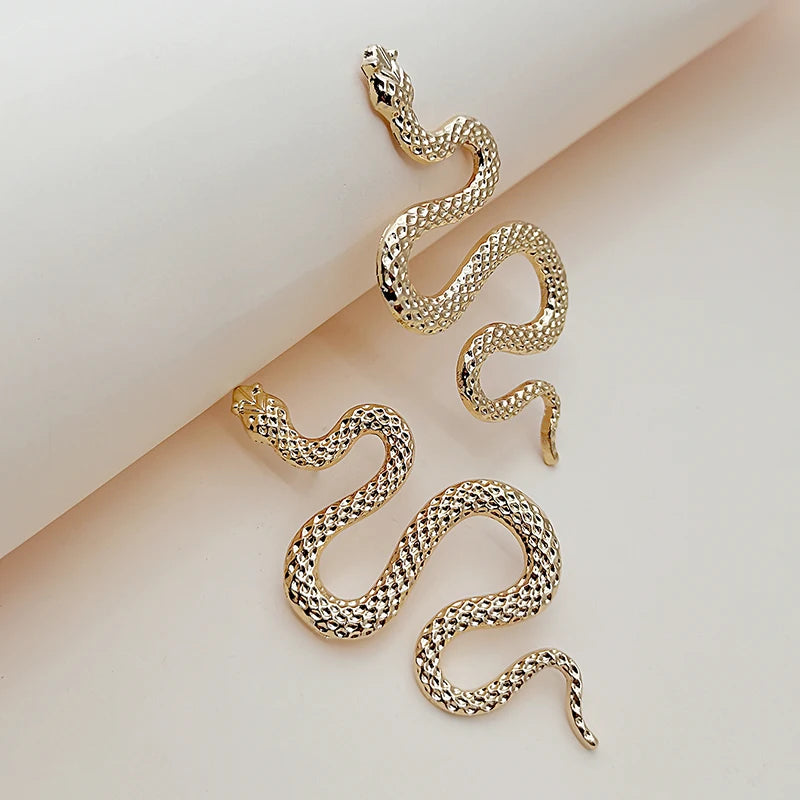 Brincos Femininos Design Sofisticado Formato Serpente - Semi Joias - Feng Shui 
