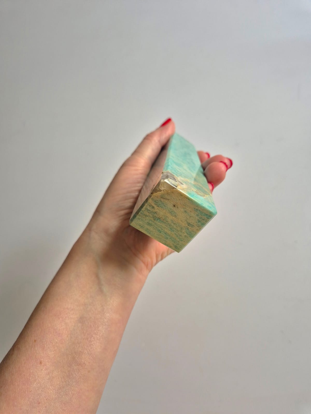 Obelisco de Amazonita Natural 16 cm – Pedra Verde para Decoração, Harmonização e Energia – Lapidação em 4 Lados, Peso Aproximado – Ideal para Sala, Escritório e Coleção -Harmonia Plena 