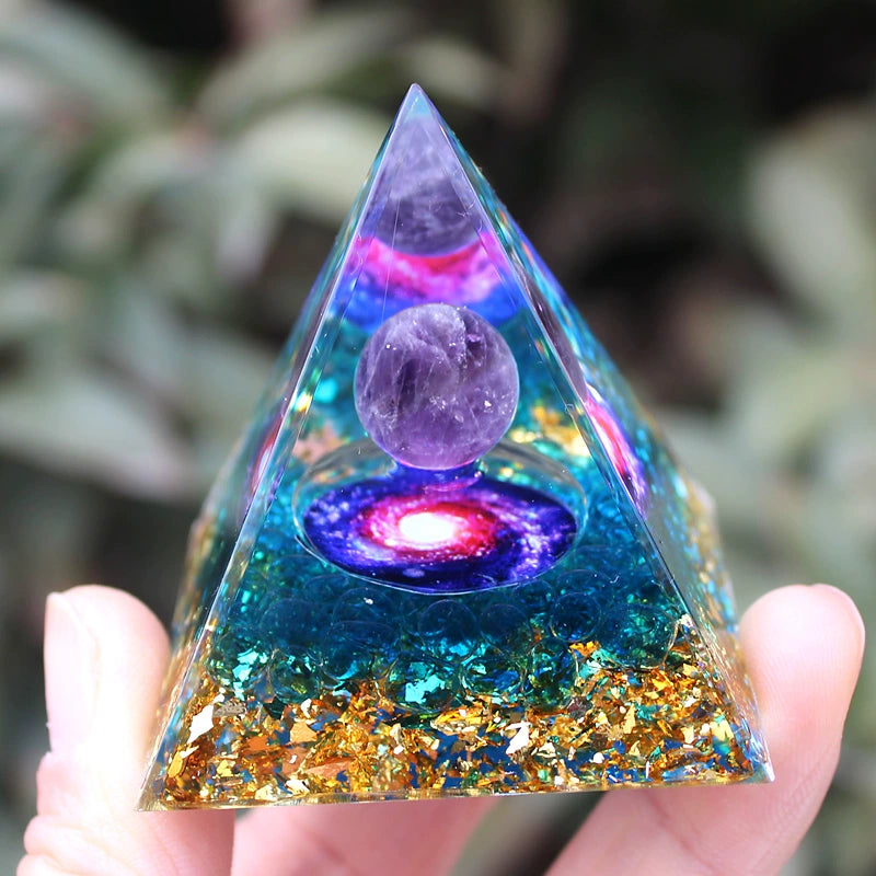 Orgonite - Pirâmide de Lápis-Lazúli com Cristais - 23 Modelos de Peça Decorativa para Reiki e Harmonização de Ambientes - Decoração
