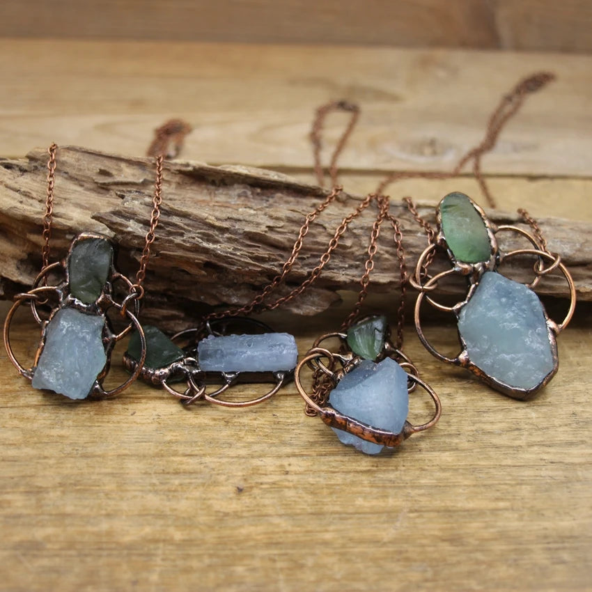 Pingente de Pedras Naturais Fluorita e Agua Marinha com Cobre Feng Shui Reiki 