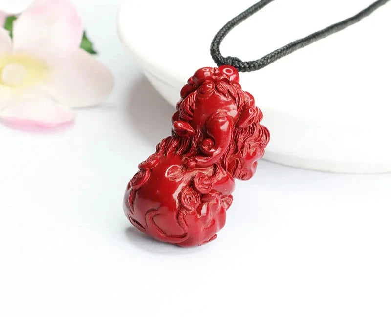 Pingente em Pedra Natural de Aventurina Modelo Pi Xiu Feng Shui 