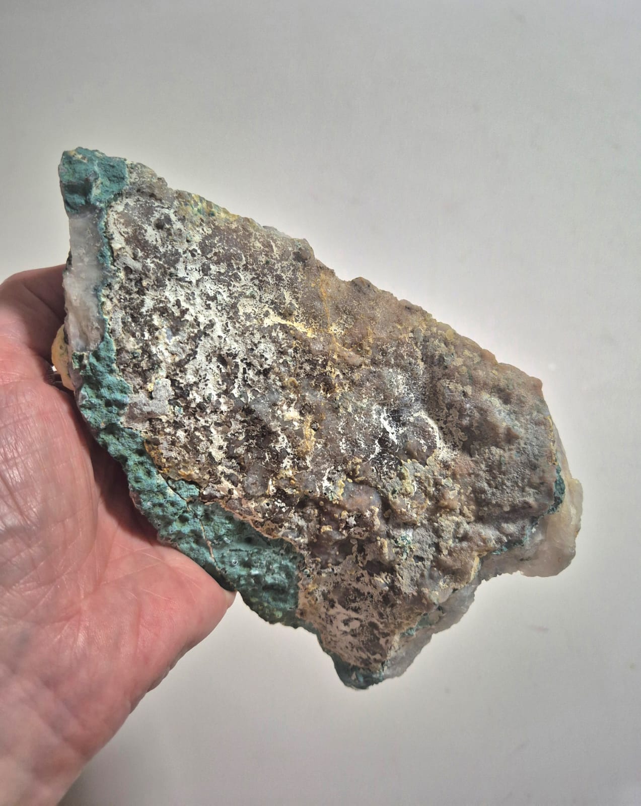 Rosetas de Barita Natural em Matriz Verde – Peça Mineral de 816 g | Barita Rósea com Crisocola/Malaquita | Decoração para Sala, Escritório e Espaços Zen | Energia de Aterramento e Clareza -Harmonia Plena