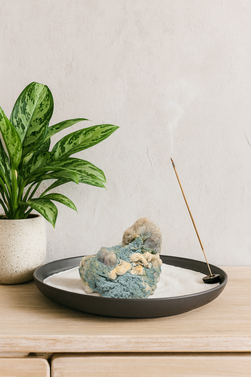 Rosetas de Barita Natural em Matriz Verde – Peça Mineral de 816 g | Barita Rósea com Crisocola/Malaquita | Decoração para Sala, Escritório e Espaços Zen | Energia de Aterramento e Clareza -Harmonia Plena
