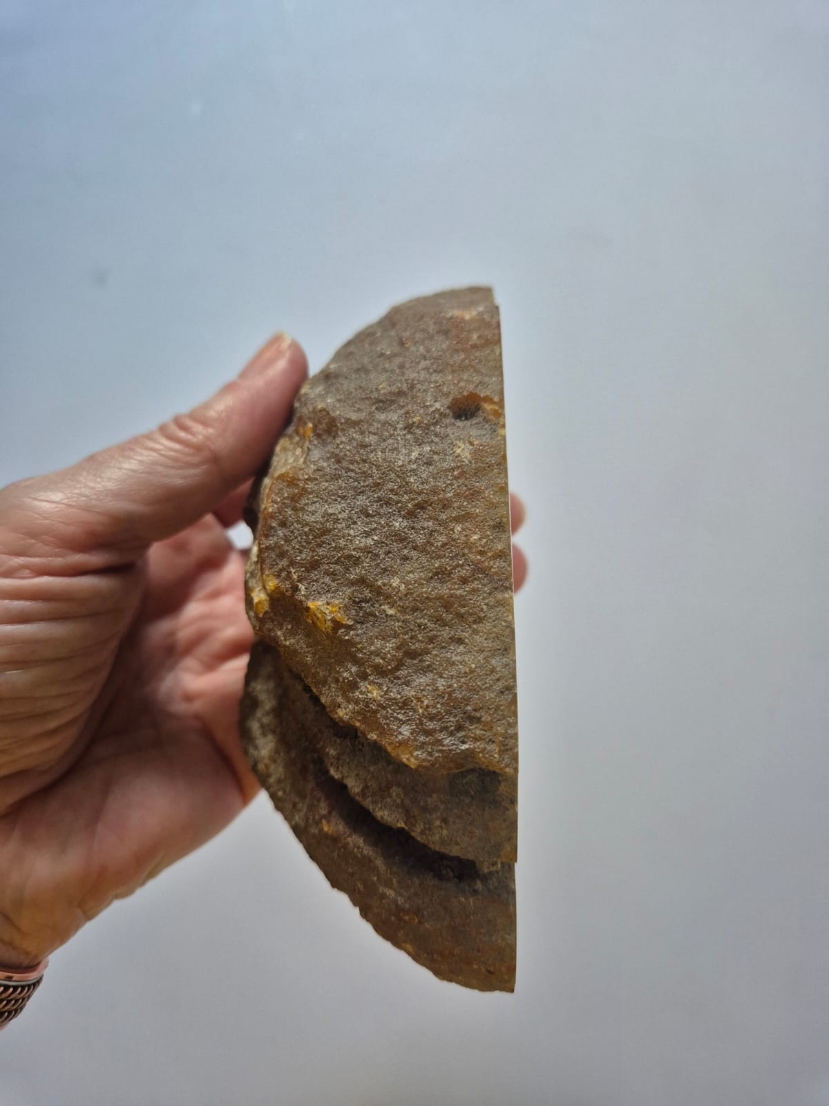 Geodo de Ágata Roxa Natural – Peça Única de 884 g | Cristal com Núcleo Geodado para Decoração, Energia e Harmonização | Ideal para Sala, Escritório e Espaços Zen - Harmonia Plena