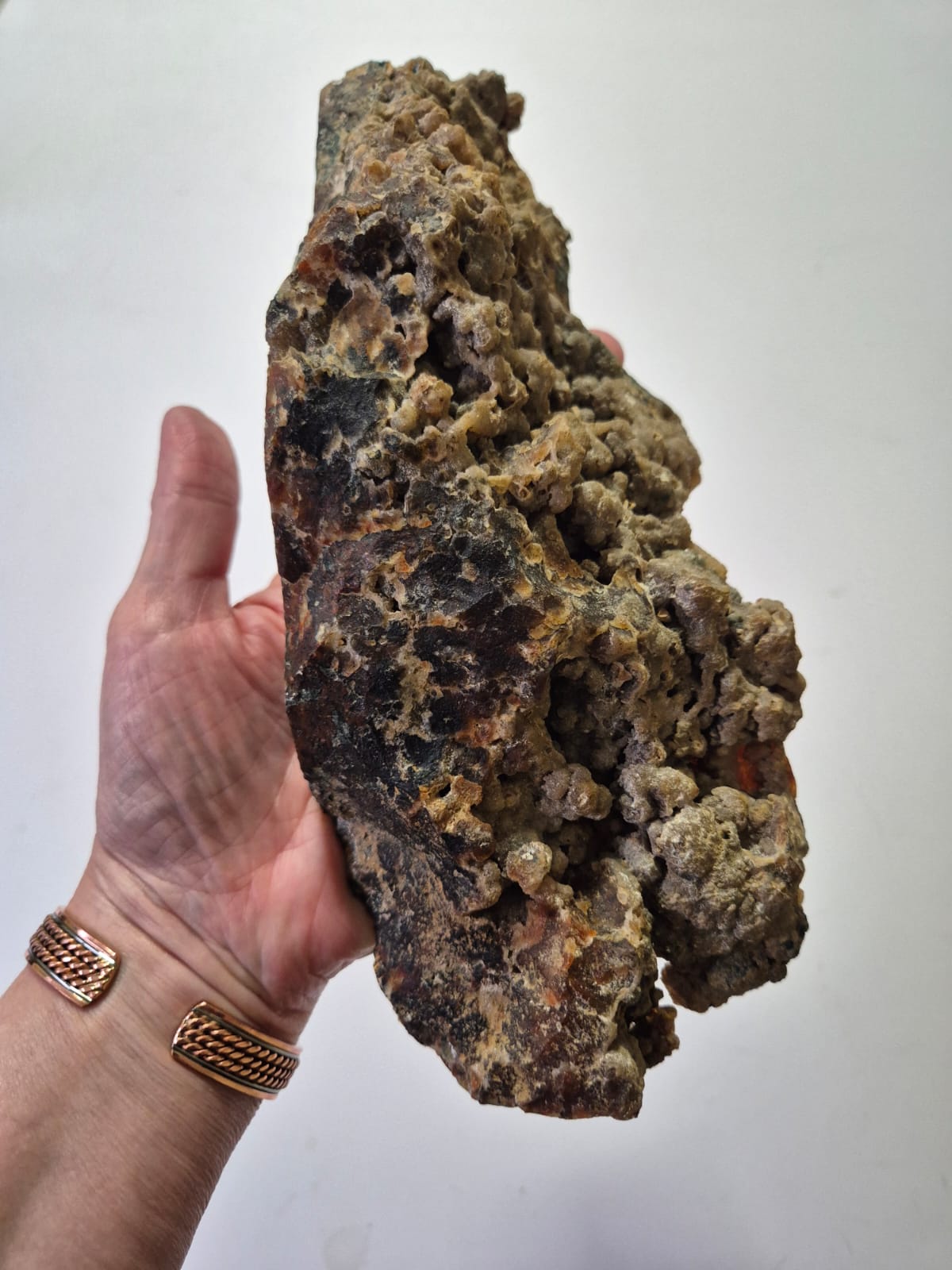 Ágata Musgo Natural – Fatia Bruta Polida Grande | Peça de 1,4 kg | Decoração Mineral, Mesa, Escritório e Espaços Zen | Pedra Autêntica para Energização e Harmonização - Harmonia Plena
